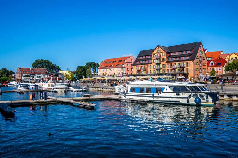 Hausboot in der Marina Waren (Müritz)